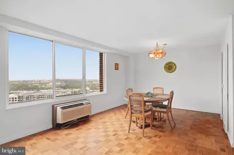 Dining - 9701 Fields Rd #1705, Gaithersburg, MD 20878 photo 2 of 5