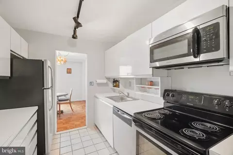 Kitchen - 9701 Fields Rd #1705, Gaithersburg, MD 20878 photo 1 of 4