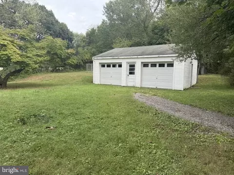 13513 Westwind Dr, Silver Spring, MD 20904 photo 2