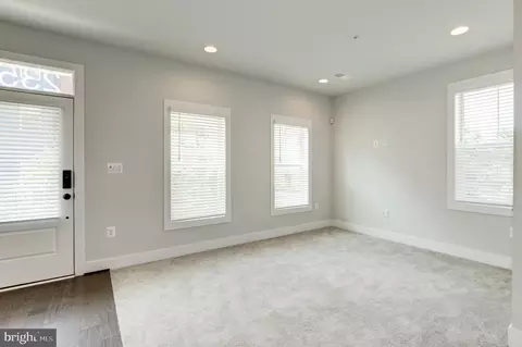 Living - 2350 Wyeth St, Silver Spring, MD 20906 photo 2 of 5