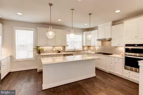 Kitchen - 2350 Wyeth St, Silver Spring, MD 20906 photo 2 of 4