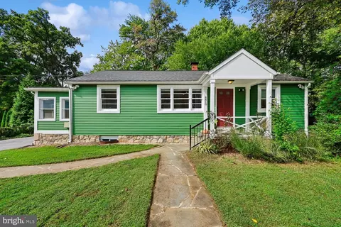 8810 Hawkins Ln, Chevy Chase, MD 20815