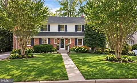 9716 Carriage Rd, Kensington, MD 20895