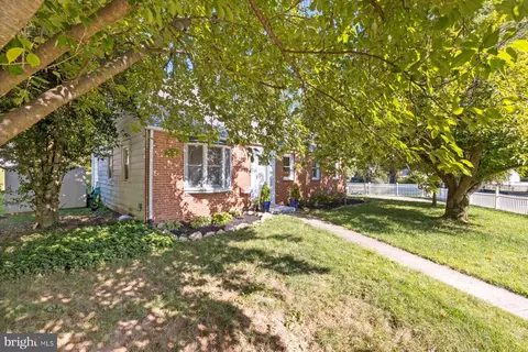 13301 Okinawa Ave, Rockville, MD 20851