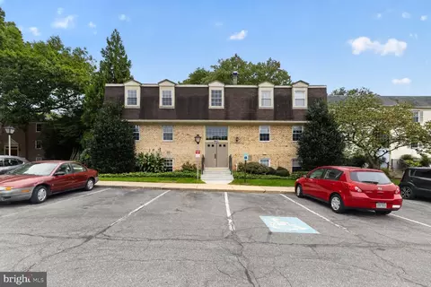 862 College Pkwy #202, Rockville, MD 20850