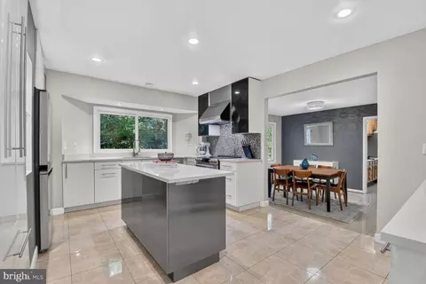 Kitchen - 9 Richview Ct, Potomac, MD 20854 photo 2 of 4