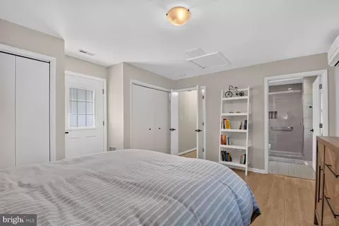 Bedroom - 9 Richview Ct, Potomac, MD 20854 photo 2 of 9