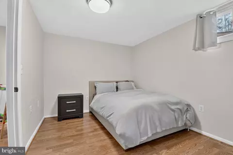 Bedroom - 9 Richview Ct, Potomac, MD 20854 photo 8 of 9