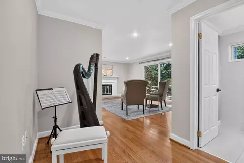 Entry Way - 9 Richview Ct, Potomac, MD 20854 photo 3 of 3