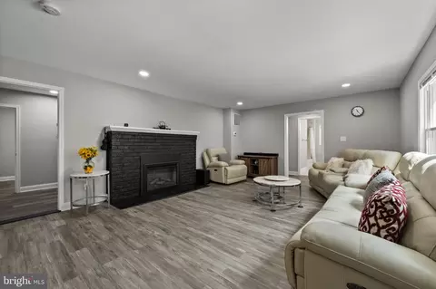 Living - 13416 Clifton Rd, Silver Spring, MD 20904 photo 5 of 7