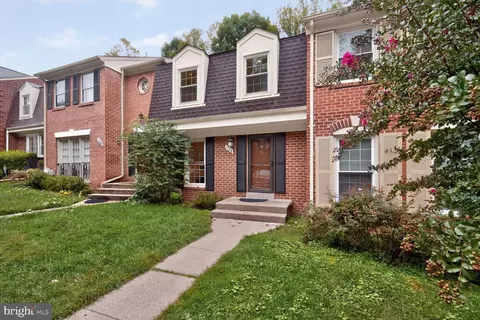 7328 Greentree Rd, Bethesda, MD 20817
