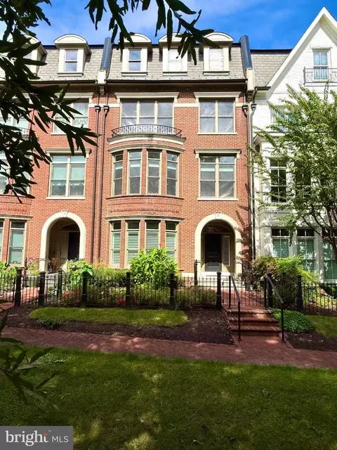 10777 Symphony Park Dr, North Bethesda, MD 20852