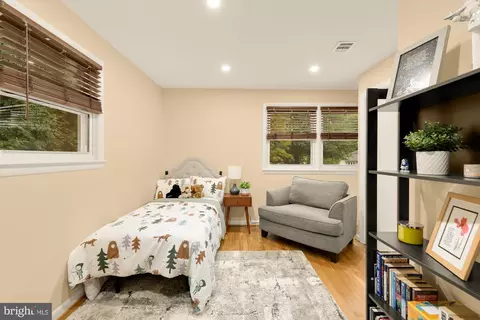 Bedroom - 1024 Devere Dr, Silver Spring, MD 20903 photo 3 of 6