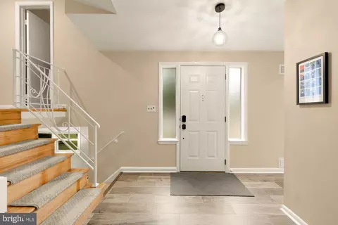 Entry Way - 1024 Devere Dr, Silver Spring, MD 20903 photo 2 of 4