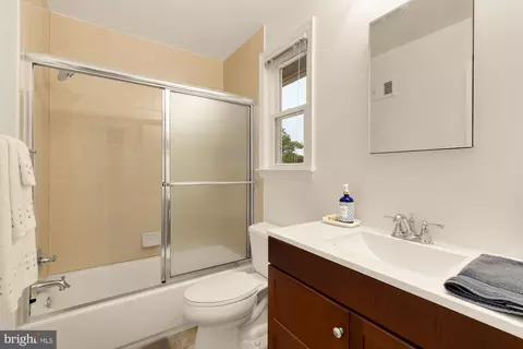 Bath - 1024 Devere Dr, Silver Spring, MD 20903 photo 2 of 3