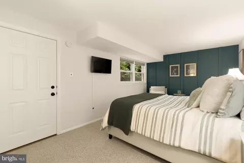 Bedroom - 1024 Devere Dr, Silver Spring, MD 20903 photo 5 of 6
