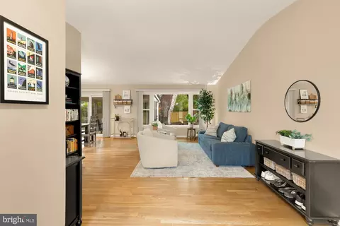 Entry Way - 1024 Devere Dr, Silver Spring, MD 20903 photo 1 of 4