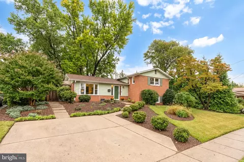 Exterior - 1024 Devere Dr, Silver Spring, MD 20903 photo 2 of 9