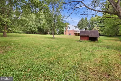 Exterior - 28405 Honeysuckle Dr, Damascus, MD 20872 photo 7 of 7