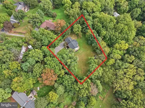 View/Area - 28405 Honeysuckle Dr, Damascus, MD 20872 photo 3 of 7