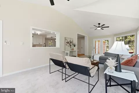 Living - 28405 Honeysuckle Dr, Damascus, MD 20872 photo 6 of 8