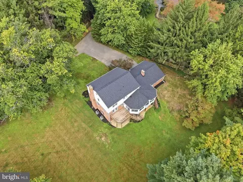 View/Area - 28405 Honeysuckle Dr, Damascus, MD 20872 photo 6 of 7