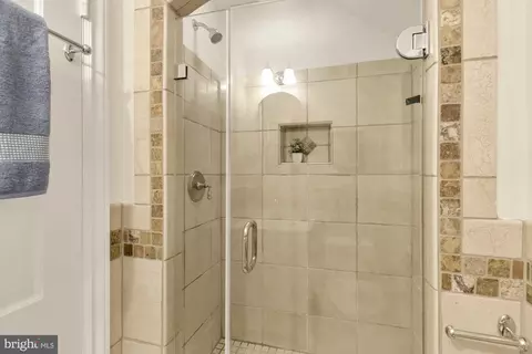 Bath - 8410 Cedar St, Silver Spring, MD 20910 photo 3 of 4