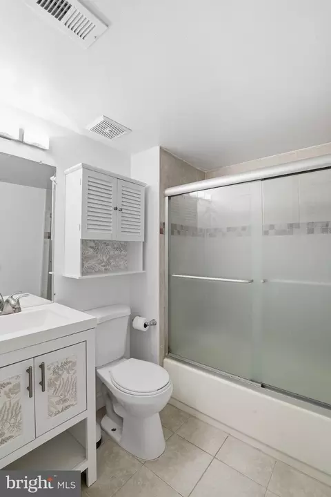 Bath - 2105 Walsh View Ter #15-301, Silver Spring, MD 20902 photo 2 of 2
