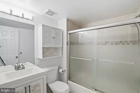 Bath - 2105 Walsh View Ter #15-301, Silver Spring, MD 20902 photo 1 of 2