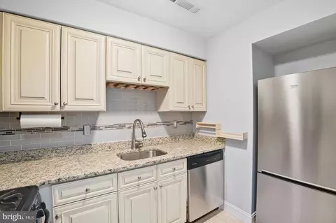 Kitchen - 2105 Walsh View Ter #15-301, Silver Spring, MD 20902 photo 2 of 3