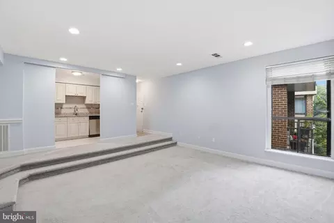 Living - 2105 Walsh View Ter #15-301, Silver Spring, MD 20902 photo 3 of 4