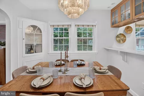 Dining - 301 Pinewood Ave, Silver Spring, MD 20901 photo 2 of 3