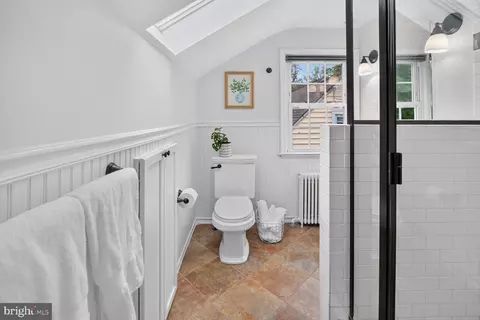 Bath - 301 Pinewood Ave, Silver Spring, MD 20901 photo 3 of 5