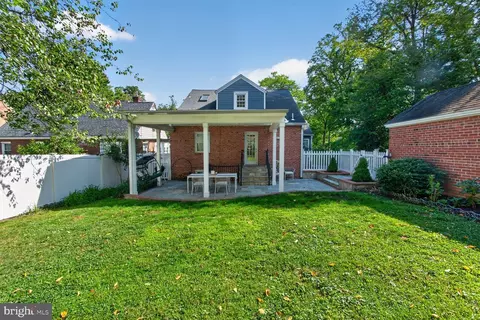 Exterior - 301 Pinewood Ave, Silver Spring, MD 20901 photo 4 of 8