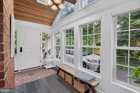 Entry Way - 301 Pinewood Ave, Silver Spring, MD 20901 photo 2 of 5