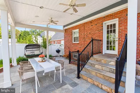 Exterior - 301 Pinewood Ave, Silver Spring, MD 20901 photo 5 of 8