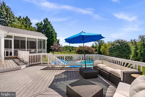 Exterior - 2109 Link Rd, Silver Spring, MD 20905 photo 9 of 12