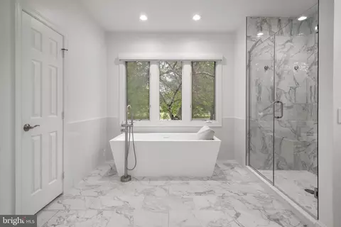 Bath - 2109 Link Rd, Silver Spring, MD 20905 photo 1 of 8