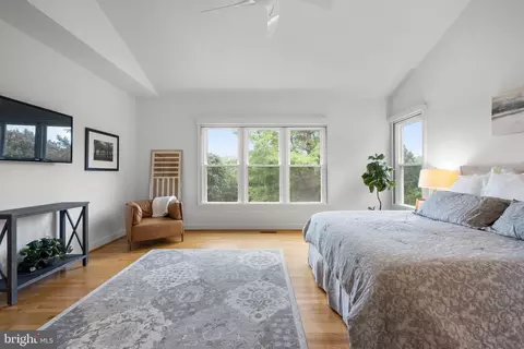 Bedroom - 2109 Link Rd, Silver Spring, MD 20905 photo 2 of 10