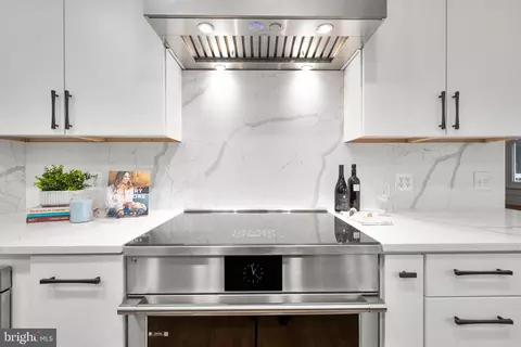 Kitchen - 2109 Link Rd, Silver Spring, MD 20905 photo 4 of 6