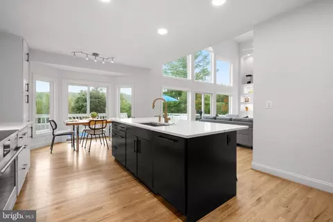 Kitchen - 2109 Link Rd, Silver Spring, MD 20905 photo 2 of 6