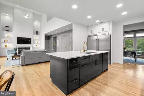 Kitchen - 2109 Link Rd, Silver Spring, MD 20905 photo 5 of 6