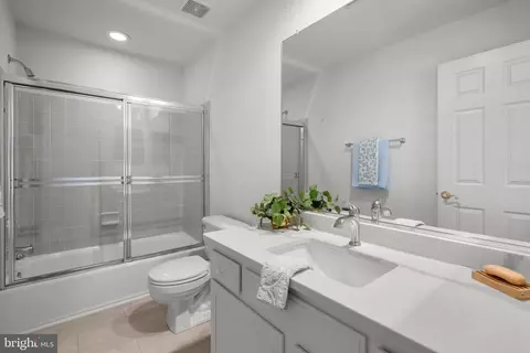 Bath - 2109 Link Rd, Silver Spring, MD 20905 photo 5 of 8