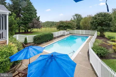 Exterior - 2109 Link Rd, Silver Spring, MD 20905 photo 8 of 12