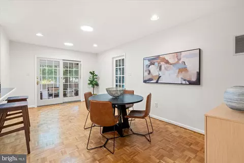 Dining - 13821 Bethpage Ln, Silver Spring, MD 20906 photo 4 of 4