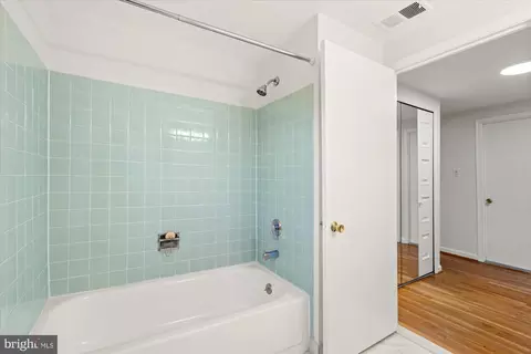 Bath - 13821 Bethpage Ln, Silver Spring, MD 20906 photo 4 of 4