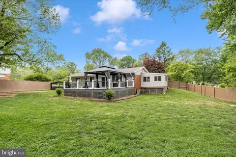 12117 Sunnyview Dr, Germantown, MD 20876