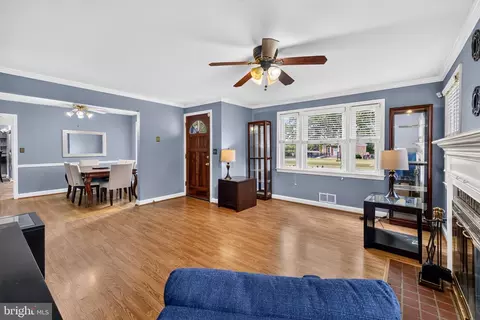 Living - 2326 Fairland Rd, Silver Spring, MD 20904 photo 2 of 4