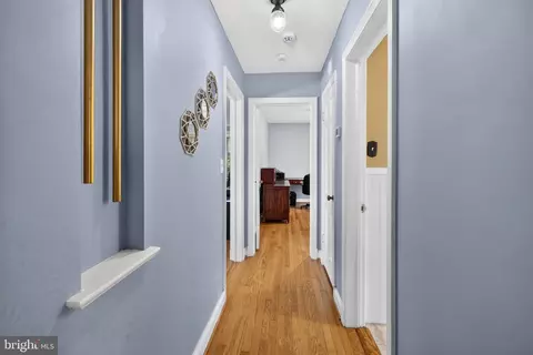 Entry Way - 2326 Fairland Rd, Silver Spring, MD 20904 photo 2 of 4