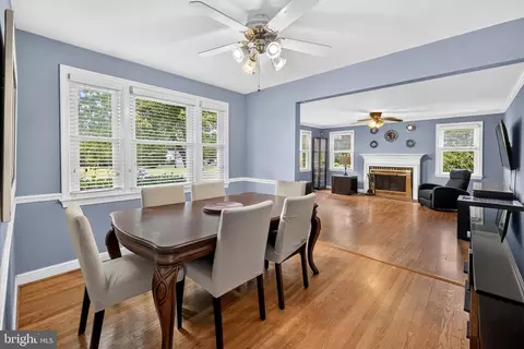 Dining - 2326 Fairland Rd, Silver Spring, MD 20904 photo 2 of 4